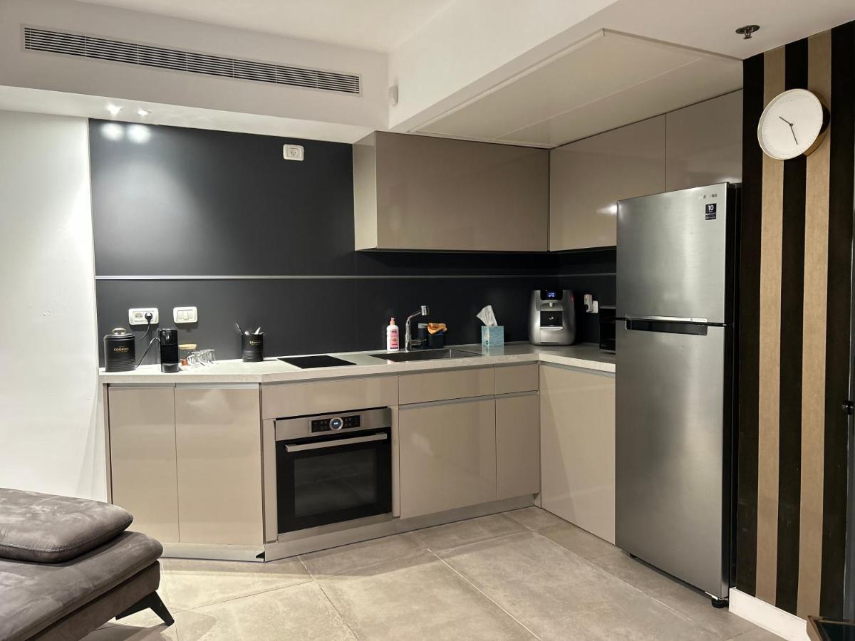 Beachfront Apartment Bat Yam Buitenkant foto
